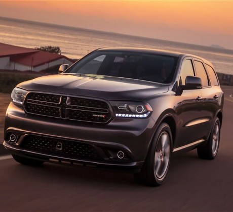 2014-Dodge-Durango-RT-front-view-in-motion-02